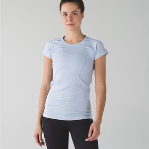Lululemon Swiftly Tech Short Sleeve Crew
Heathered Chalk Size 2